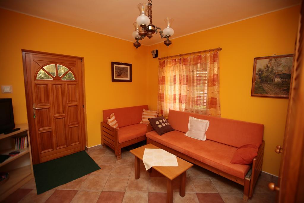 Lonci Apartman Zalakaros Exterior photo